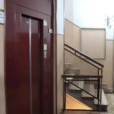 Henry's House 아파트