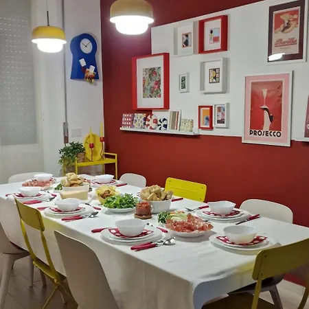 Апартаменты Henry's House Парма