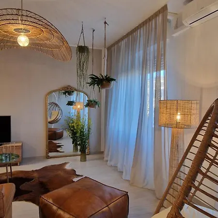 Апартаменты Henry's House *