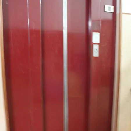 Daire Henry's House *